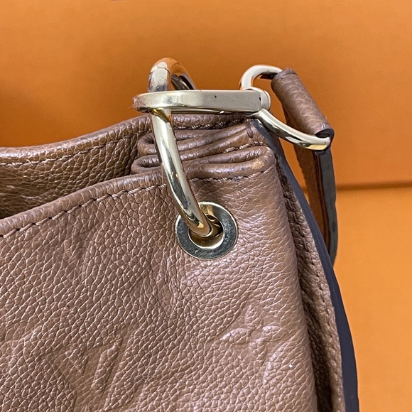 Louis Vuitton Metis Hobo Empreinte Handbag - Picture 14 of 16